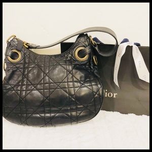 🎉HP🎉 Christian Dior Cannage Large Leather Bag